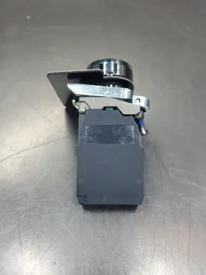 Schneider Electric ZBE-203/ZBV-B4 LED Momentary Switch, Green. 4A-32