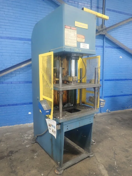 Used 1995 MULTIPRESS FH-20 Hydraulic Presses Michigan US | Universal Press & Machinery (UPM) #5082