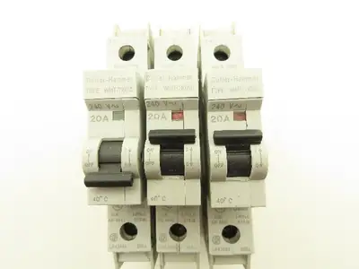 Cutler Hammer WMTC1020 1-Pole 20A Circuit Breaker Lot of 3