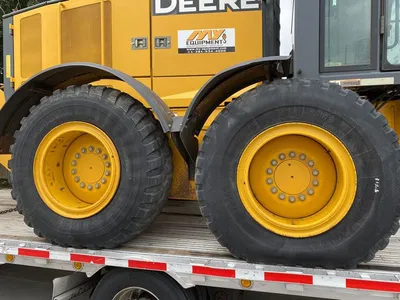 2013 John Deere 772GP
