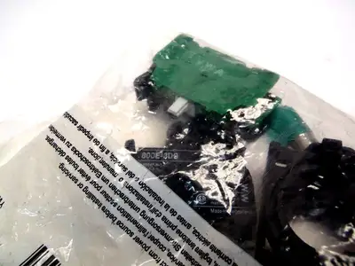 USED ALLEN-BRADLEY FULL VOLTAGE MODULE W/ LATCH GREEN BULB SER B