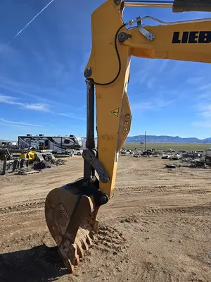Used 2019 LIEBHERR R924 LC Crawler Excavators Utah US | Berry Machinery #910866