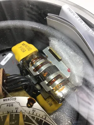 Dwyer Instruments Mercoid Control DA-31-156-6 Bourdon Tube Pressure Switch 120/240V 10-100PSI -NIB