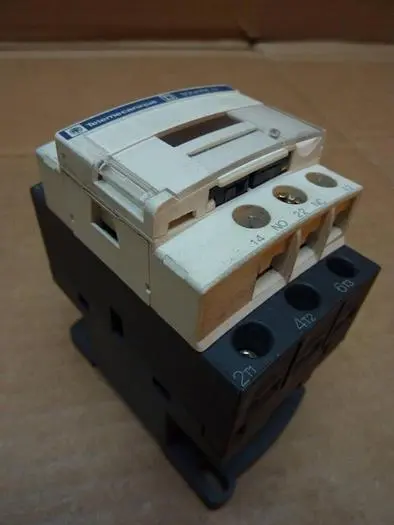 USED SQUARE D LC1 D09