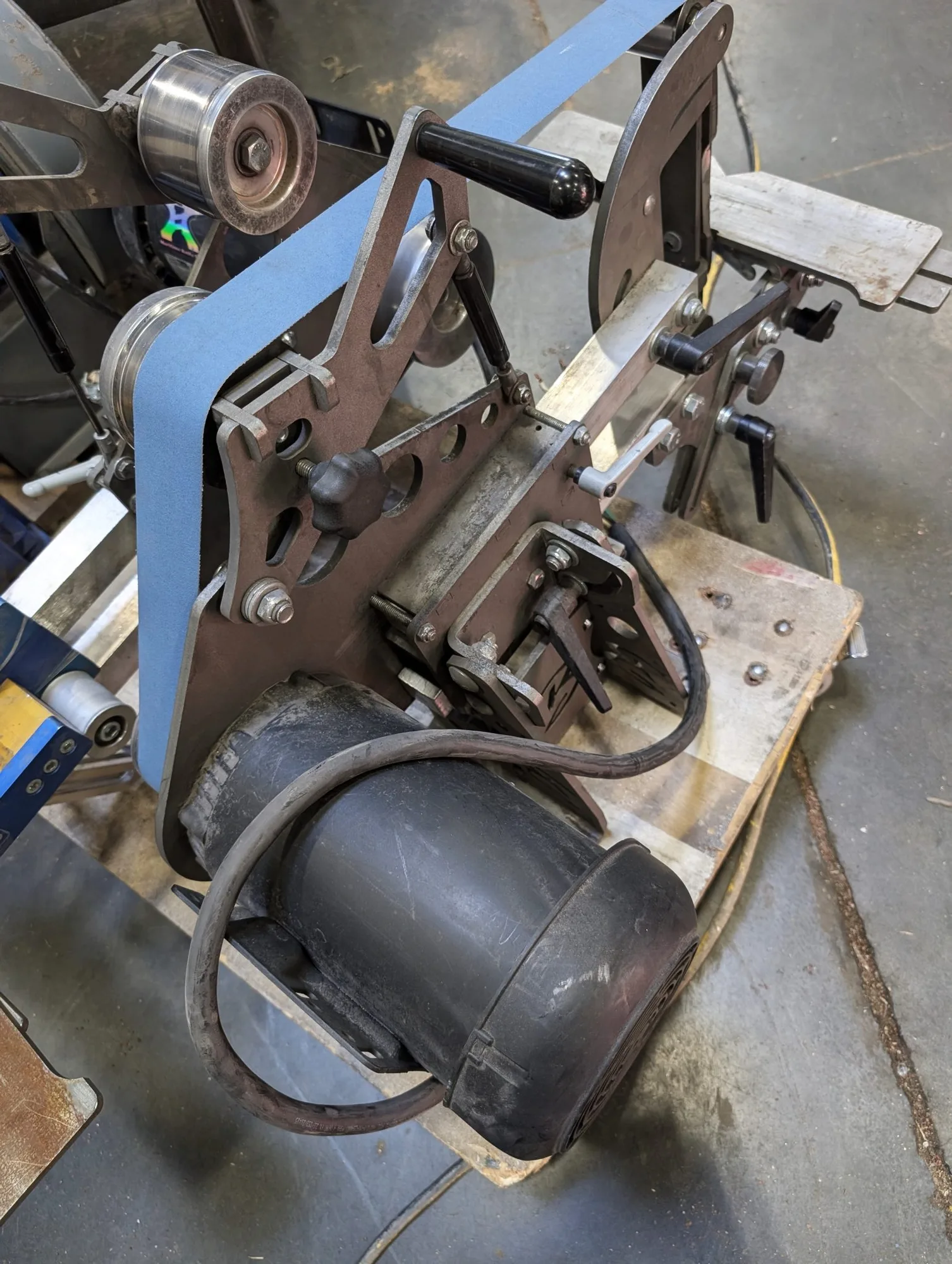 Used _UNKNOWN_ AT1-2200S Blade Grinders British Columbia CA | Coast Machinery Group #1345175