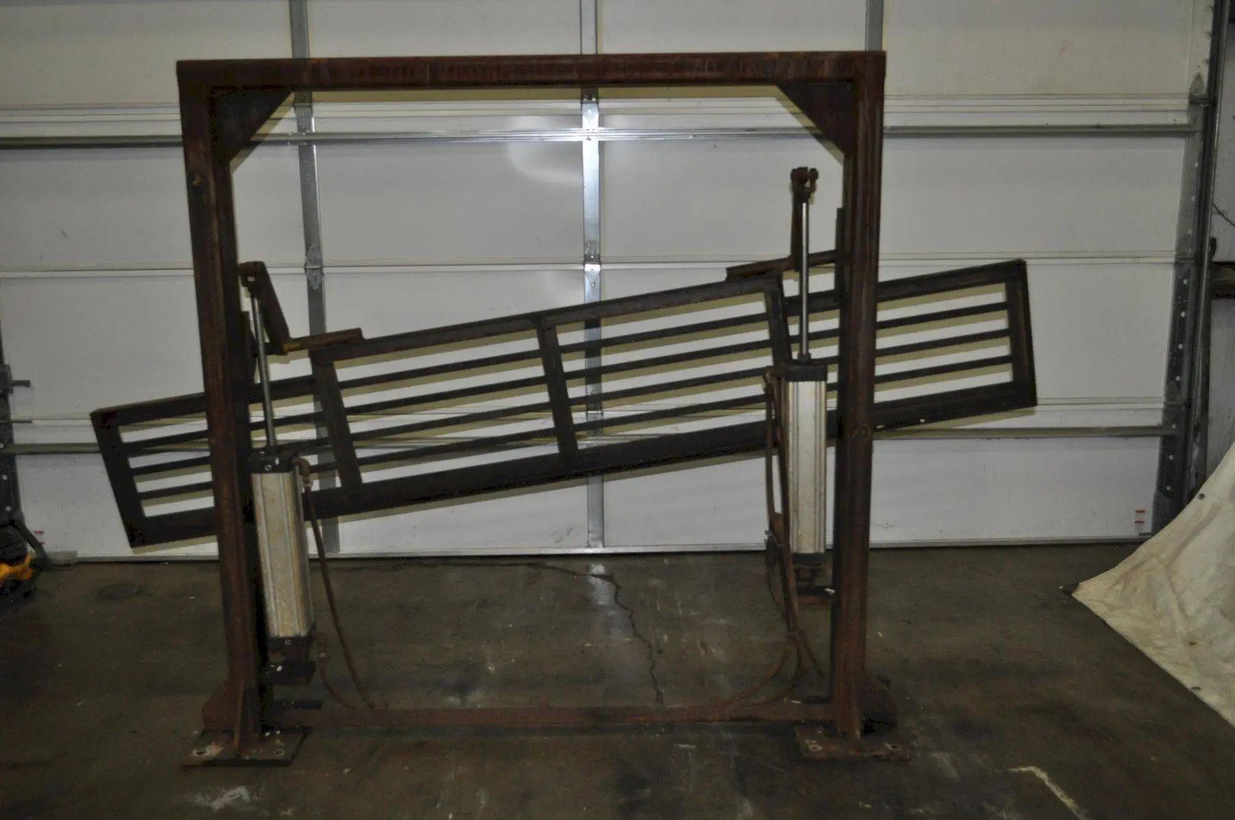 100" X 17" PRE THREAD UP TABLE