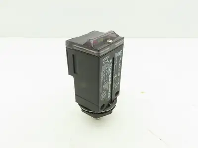 Allen Bradley 42GRU-92L0-QD Photoswitch Polar Retroreflective 10-40vdc PNP/NPN