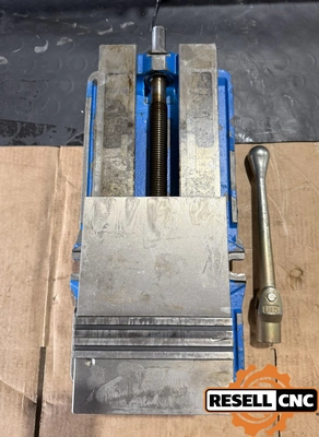 USED Kurt D688 Vise