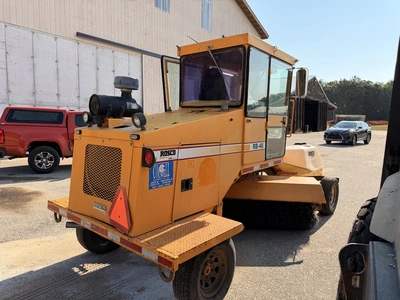 Used ROSCO RB-48 SELF-PROPELLED BROOM Street Sweeper Michigan US | Miedema Asset Management Group #1335776