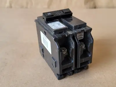 USED SCHNEIDER ELECTRIC CHOM220