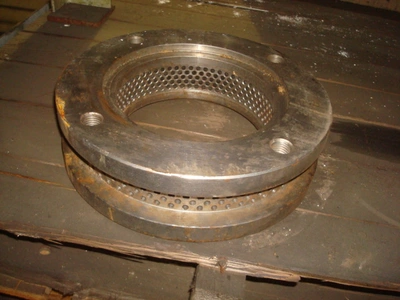 Simon Heesen Orbital Pellet Press