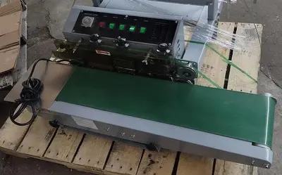 Horizontal Table top band sealer