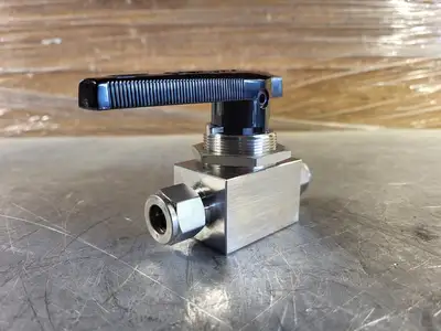 NEW SWAGELOK SS-45S8