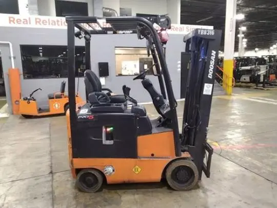 USED 2019 DOOSAN BC15S-5