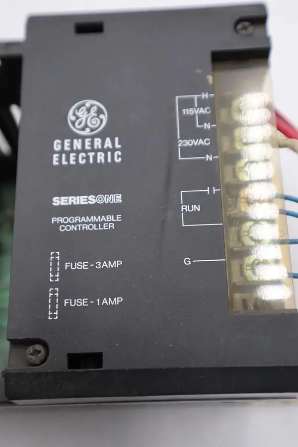 GENERAL ELECTRIC IC610CHS100A RACK w/POWER SUPPLY SERIES ONE STOCK 1396C