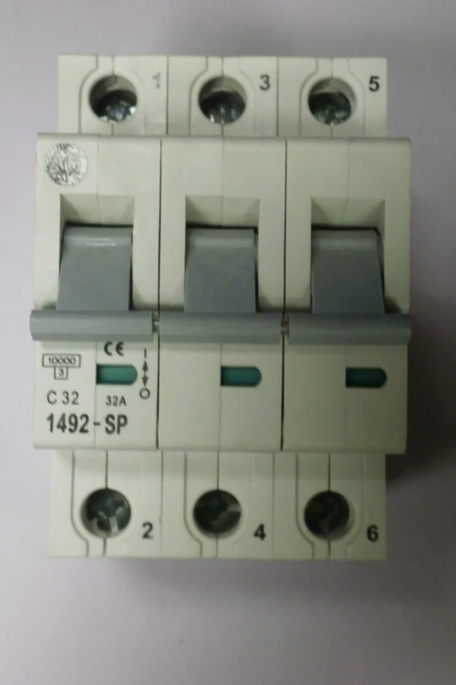 Used ALLEN BRADLEY 1492-SP3C320 Circuit Breakers Arizona US | ASSET CONVERSION SPECIALISTS, INC. #307410