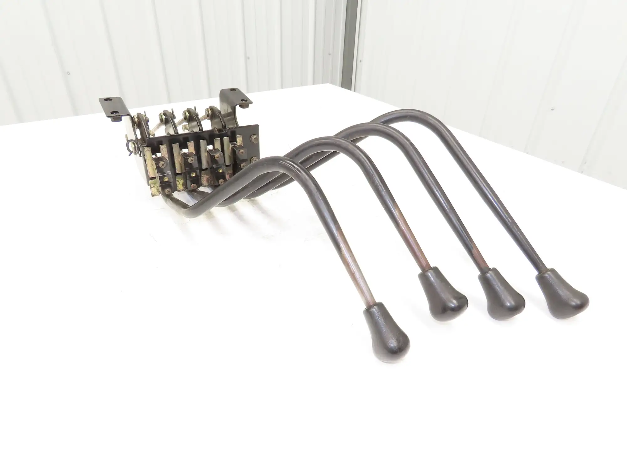 Toyota Electric Forklift Four Lever Control Lift Tilt Shift & Positioner 5FBE15