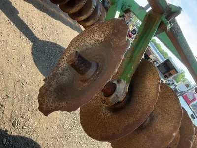 Used John Deere 13’6” Disc, Pull Behind with Pin Hitch, Hydraulic Lift/Lower, 9.5L-15 and 11L-14 Tir...