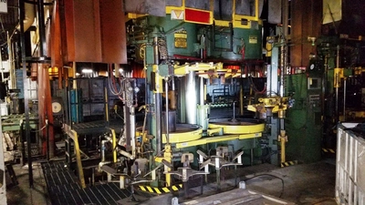 NRM Autolok 44.5" Hydraulic Tire Press