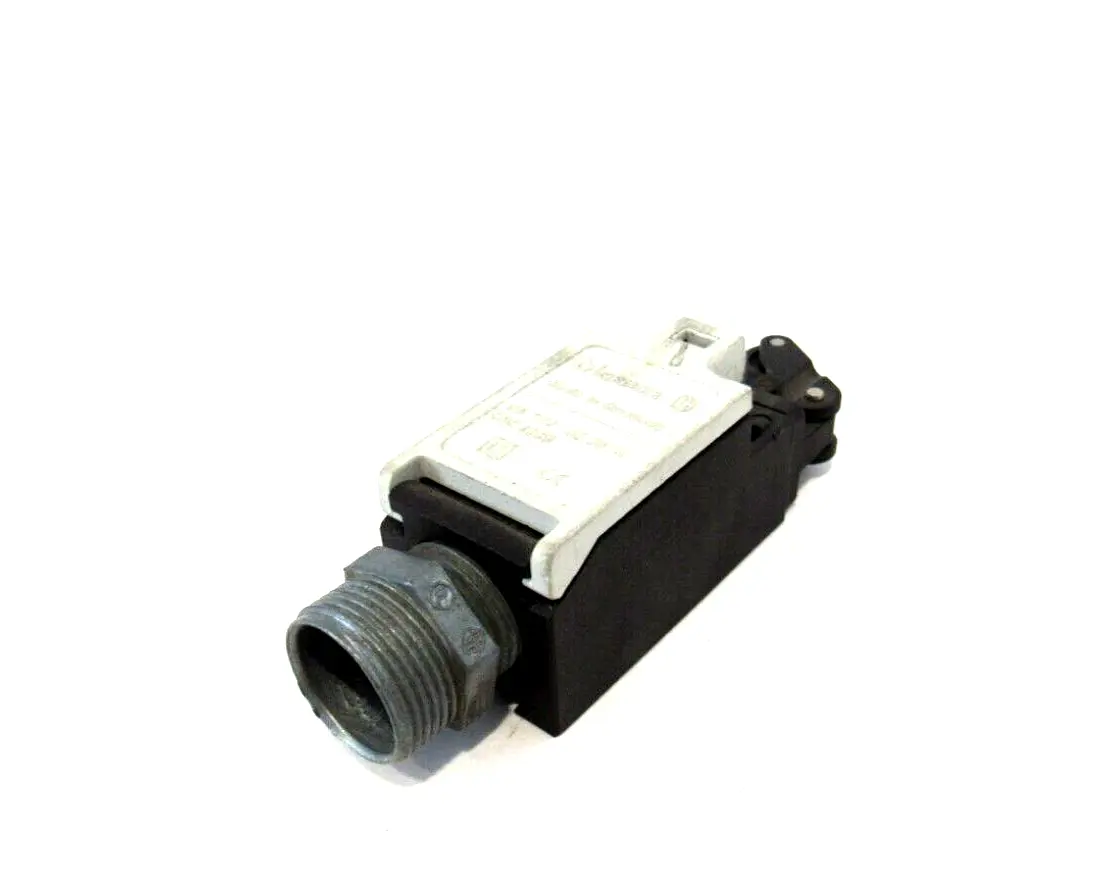 USED MOELLER AT0-11-1-I LIMIT SWITCH AT0111I