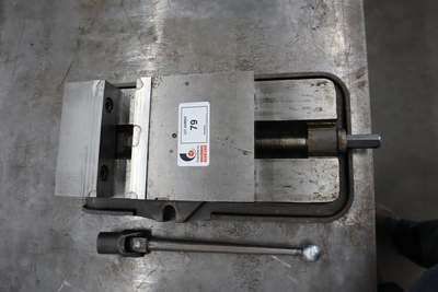 Used KURT WORKHOLDING SOLUTIONS D80 Vises Minnesota US | Machinesused.com #1507557