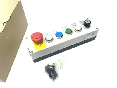 New | in-Stock Siemens Metal Command Device Enclosure, 6-Buttons, Illuminated Electrical Controls Michigan US | Maverick Industrial Sales #1393348