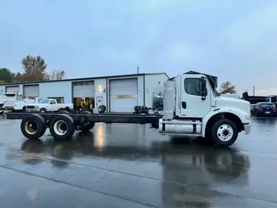 Used 2009 FREIGHTLINER BUSINESS CLASS M2112 Cab Chassis trucks Washington US | Puget Sound Truck Sales #1546526