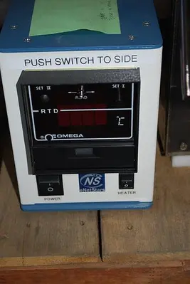 ENVIRONMENTAL TEST CHAMBER WITH HEAT W/ OMEGA TEMPERATURE CONTROLLER & TIMER