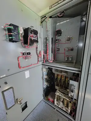5kV Motor Control Center (MCC) Unit w/ (4) Breakers & (2) Load-Break Switches