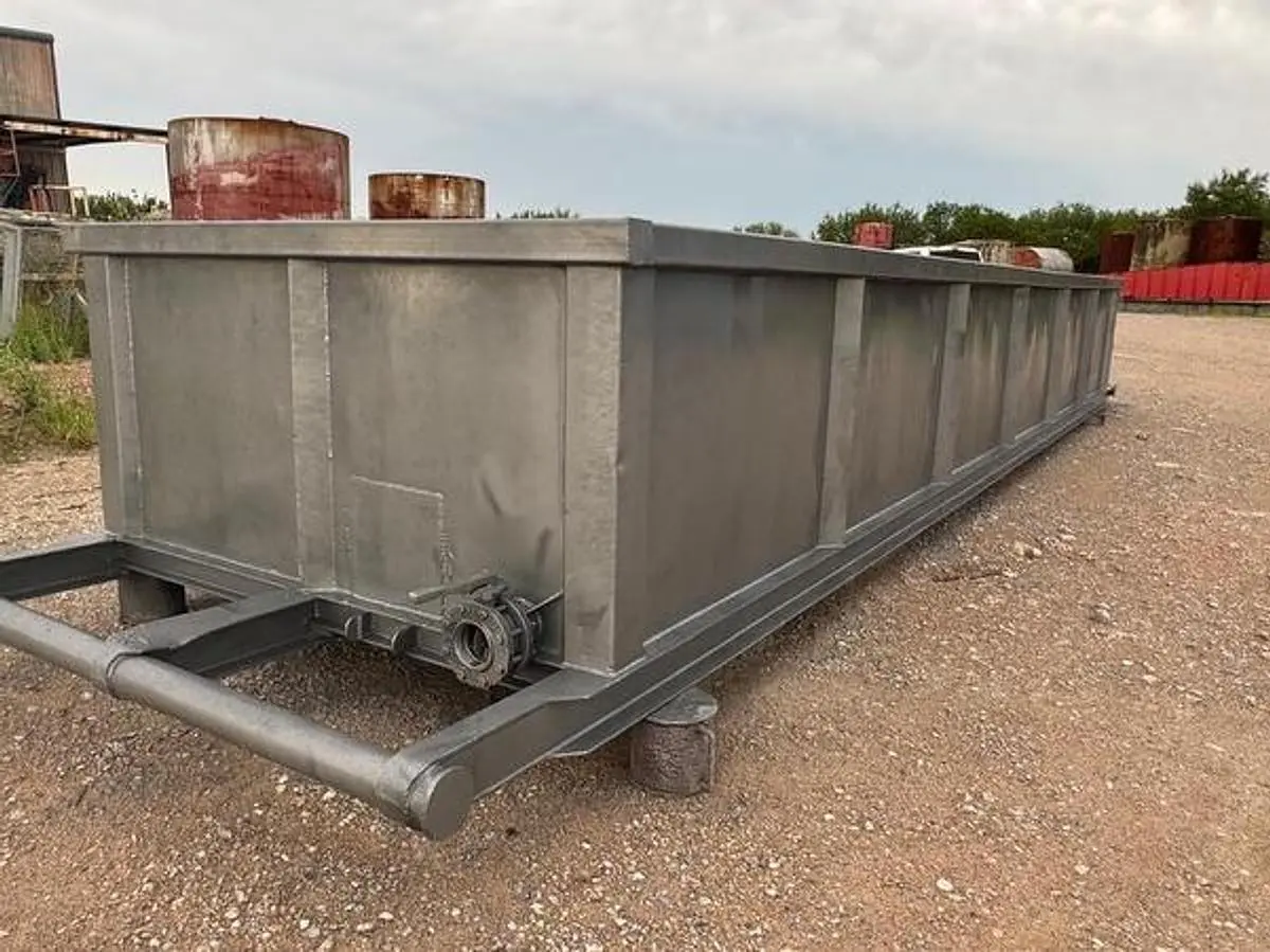USED LOW WALL 200BBL LOW WALL SKIDDED OPEN TOP TANKS