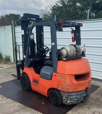 Toyota 7FGCU30 LP 6,000lb Capacity Forklift