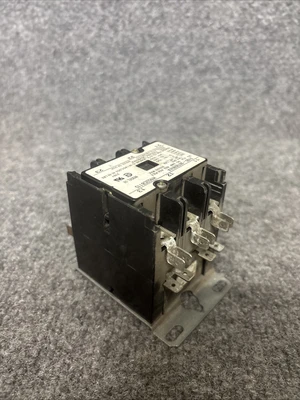 Used TYCO 3100-30T828WA PLC Contactors California US | Davliegogo LLC #1705921