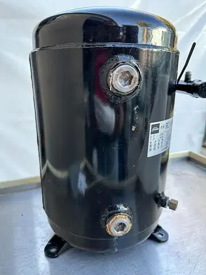 TOSHIBA RC-11D COMPRESSOR