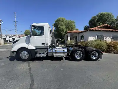 Used 2019 VOLVO VNL300 Conventional trucks California US | Commerce Truck Equipment Sales #1548745
