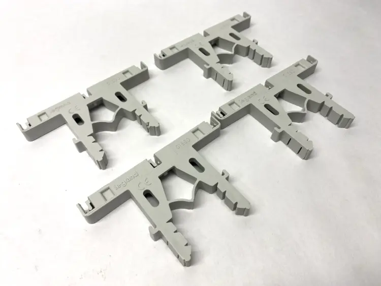 Used LEGRAND DIN RAIL MOUNT INSULATED SUPPORT LOT OF 4 Misc Industrial Equipment | Maverick Industrial Sales #1103723