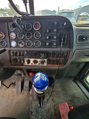 2010 PETERBILT TRUCK TRACTOR Road Tractor | Iron Listing (26)