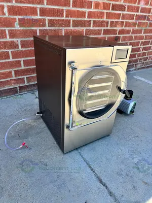 USED HARVEST RIGHT HRFDM BENCHTOP FREEZE DRYER / LYOPHILIZER W/ PUMP 3/4 HP