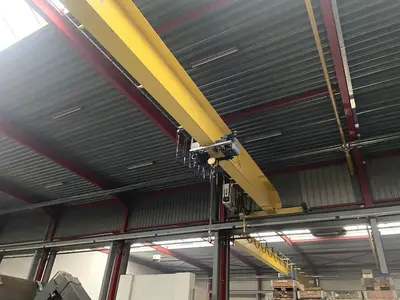 USED DEMAG 3,2 TON X 21 000 MM