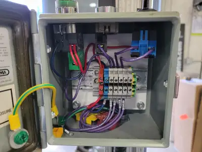 Pneumatic Aluminum Punching Machine 120 V 1-ph