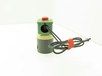 Plast-o-matic EUC3B4G6 Solenoid Valve PVC 3/8" NPT 40 PSI 120V Coil