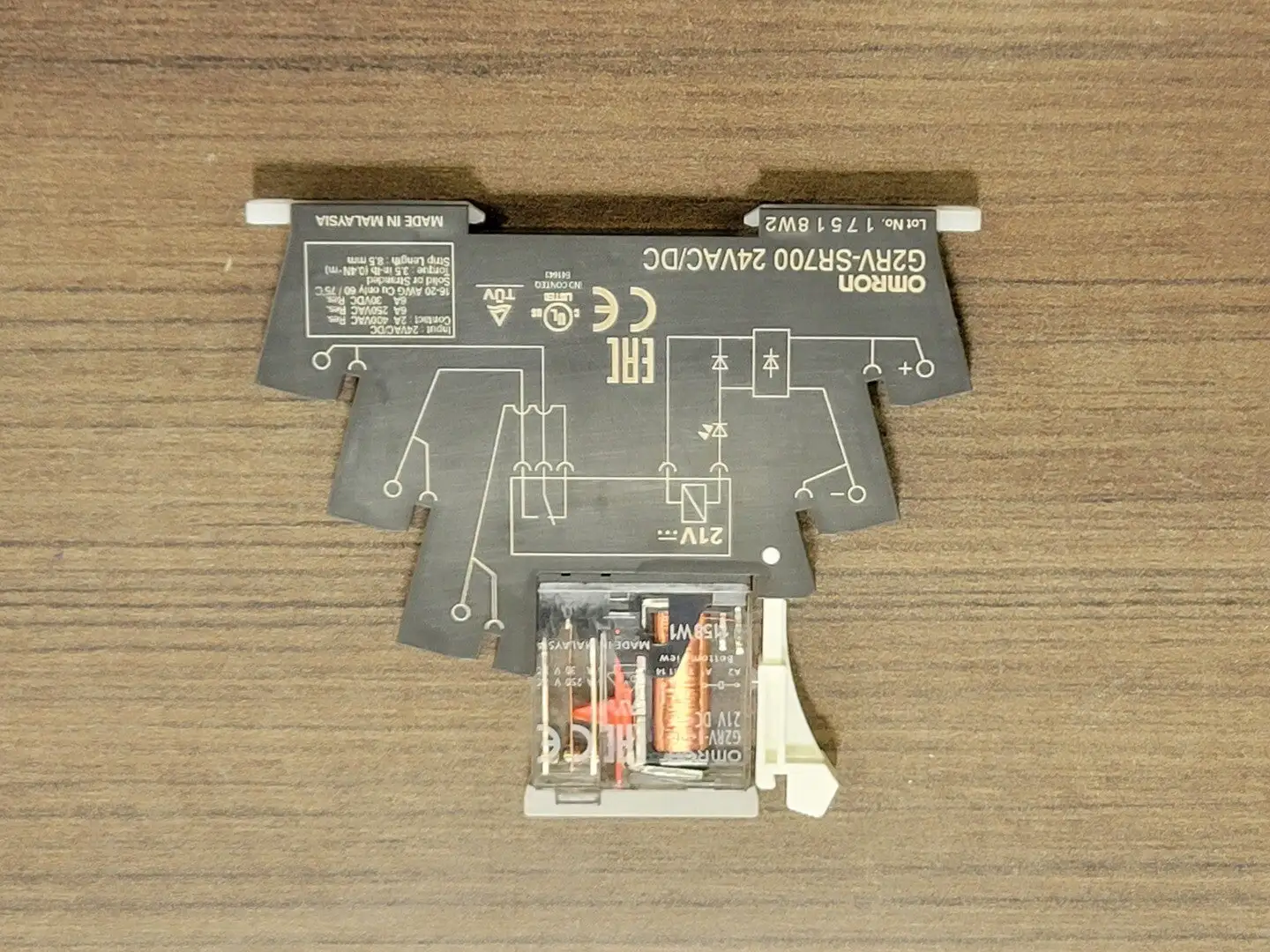 USED OMRON G2RV-SR700