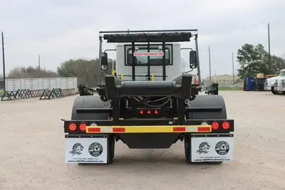 New | in-Stock 2027 MACK MD7 Rolloff Trucks Texas US | Roll Off Truck World #1491876