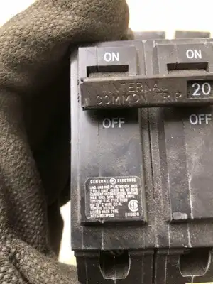 GE 20A 2 Pole Miniature Circuit Breaker 120/240VAC -Lot of 14
