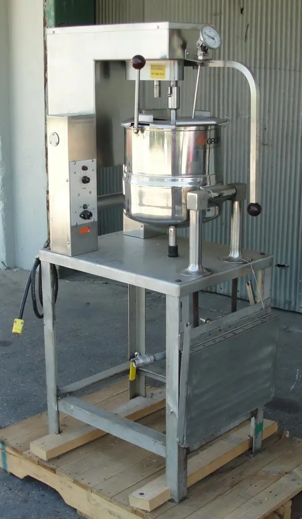SPC8902  Kettle 5 gallon Groen hemispherical bottom kettle, scrape and tilt agitator, 45 psi jacket rating, Stainless Steel