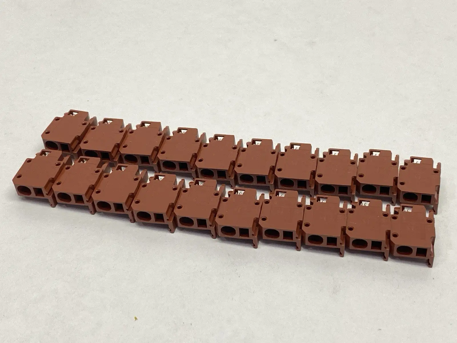 1492-LS2-BR | Allen Bradley  Internally Jumpered Distribution Block Brown LOT OF 20 - Used