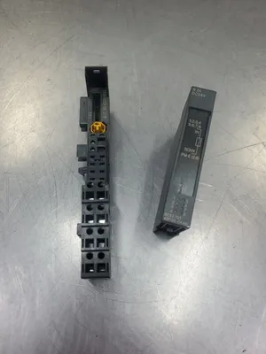USED Siemens 6ES7193-4CB30-0AA0 | 6ES7131-4BF00-0AA0