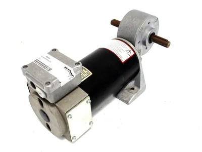 NEW LENZE 12.311.40.3.6.0 GEARMOTOR 30029348 D-32696 1231140360 13.121.65.5.5.0