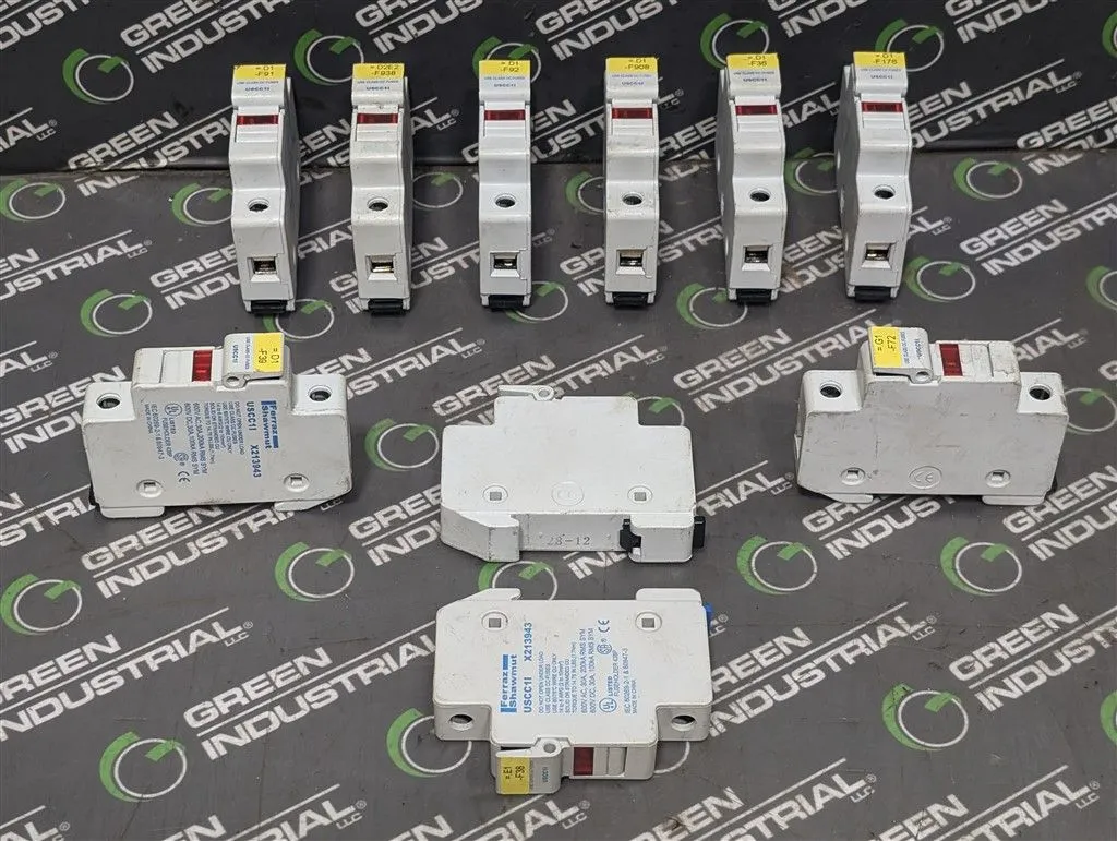 Lot of 10 Ferraz Shawmut USCC1L X213943 Fuse Holders 600VAC 30A Red Used