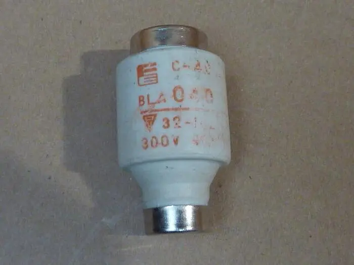 Used FUJI ELECTRIC BLA040 Fuses Michigan US | Ideal Machinery #586900