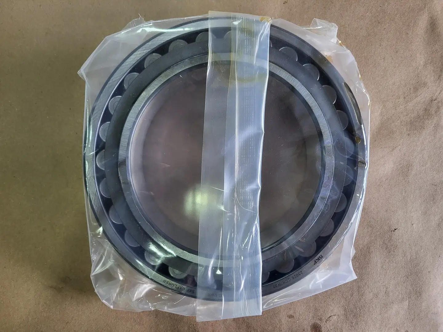 NEW SKF 23028 CCK/W33